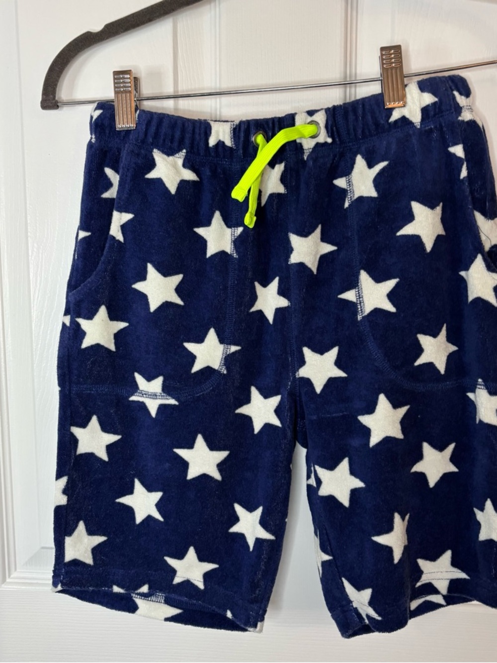 Mini Boden Kids Navy Star Print Shorts - White Stars